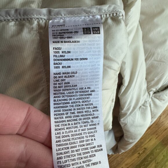 Uniqlo Ultra Light Down Vest Women’s XL Off White Cream Packable Puffer 750 Fill - Picture 8 of 12